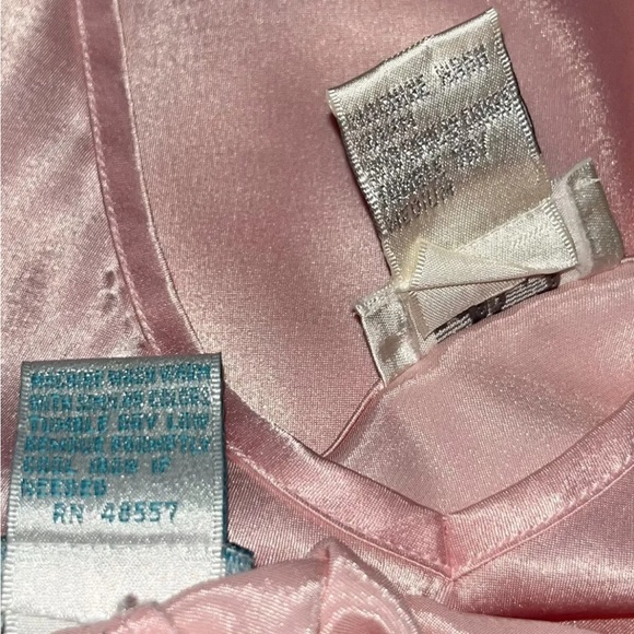 Vintage Pajamas 2 Piece Set Pink Satin Top Shorts Size Medium - Picture 6 of 9